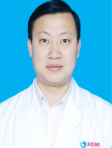 李伟