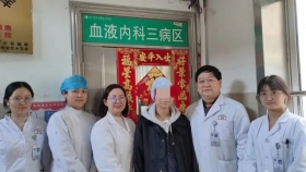 【媒体贵医•天眼新闻】她是贵州特警献血救援的姑娘，5年后白血病复发……贵州首例供者CAR-T细胞治疗成功背后的故事