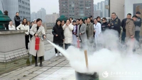 我院在急诊大楼开展消防知识培训及应急灭火演练