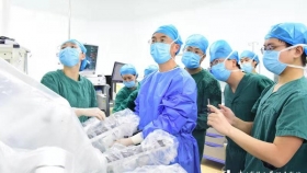 我院达芬奇手术机器人再立新功：成功完成贵州首例泌尿系统肿瘤根治切除术