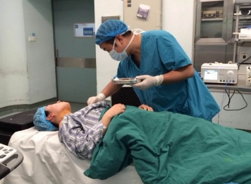 曾经章副主任医师至上海进行超声介入技术学习