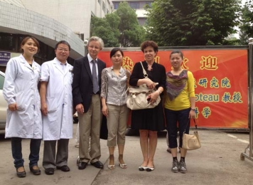 法国Denis Guilloteau教授莅临我科参观交流