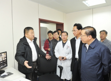 副省长秦如培、卫生厅厅长等莅临我科指导工作