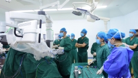我院手术机器人再次挑战“高难度”手术
——成功实施贵州首台精准胰十二指肠切除术和右半肝切除术