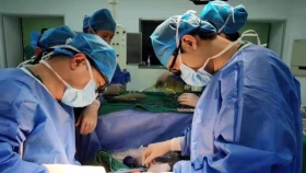 今天贵医附院完成省内首例跨血型肝脏移植手术