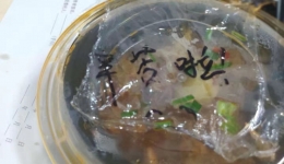 免费加菜 包装盒上写“辛苦了”这份外卖暖心