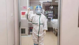 急中生“制” 白衣战士自制保护鞋套