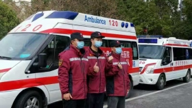 贵州派出12台救护车急驰鄂州支援