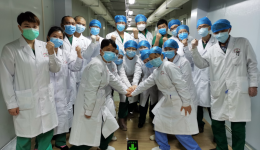 用治疗驱除病魔，用生命温暖生命，用心灵沟通心灵