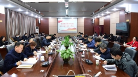聚焦高质量发展：党委中心组学习贯彻习近平总书记视察贵州重要讲话精神和贵州“两会”精神