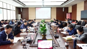 聚焦社会主义革命和建设时期历史：党委理论学习中心组开展集中学习研讨