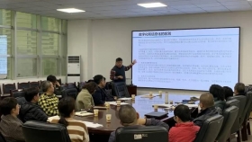 副院长楚兰主持召开“智慧医学教育”培训会