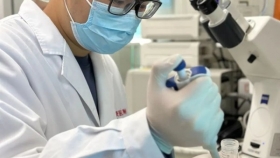 “皮肤怎样保护我们的DNA？”——贵医附院皮肤科团队26年圆梦解析黑素帽状结构形成机制
