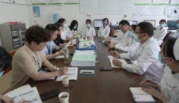 院长左石带队到计划财务处、消化内科、急诊外科三病区调研