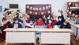 院团委开展患儿慰问活动