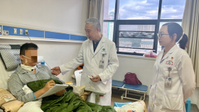 【媒体贵医】贵州医科大学附属医院为风筝“割喉”患者重启人生 30厘米伤口 一场与时间“赛跑”的急诊手术