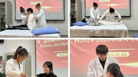 康复医学科开展实习生技能比赛和医学生早期接触临床实践活动
