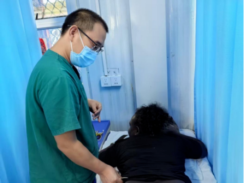 【媒体贵医】得益中医针灸，困扰所罗门群岛民众二十余年的腰痛解决啦