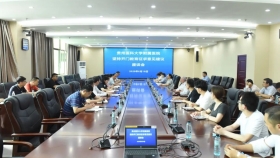 我院召开坚持开门教育征求意见建议座谈会