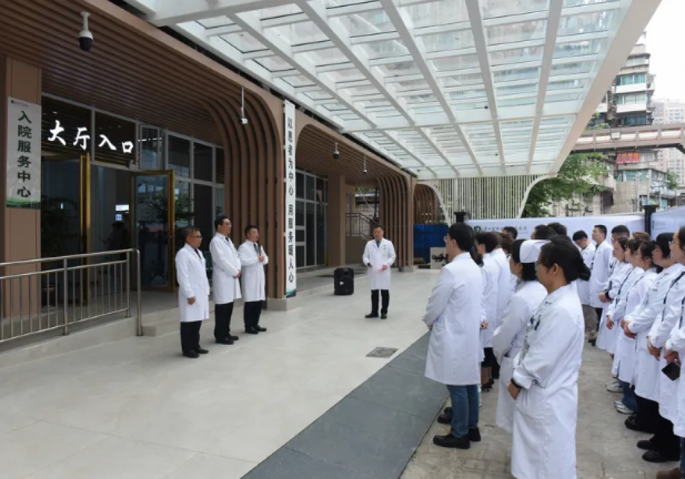 【媒体贵医】效率医疗启新程 入院服务惠民生 贵州医科大学附属医院入院服务中心正式启用